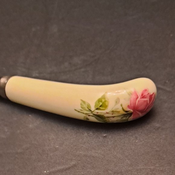 VINTAGE PORCELAIN HANDLED CHEESE KNIFE - Picture 2 of 5